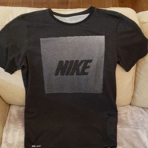 Mens Nike Dri-Fit tshirt